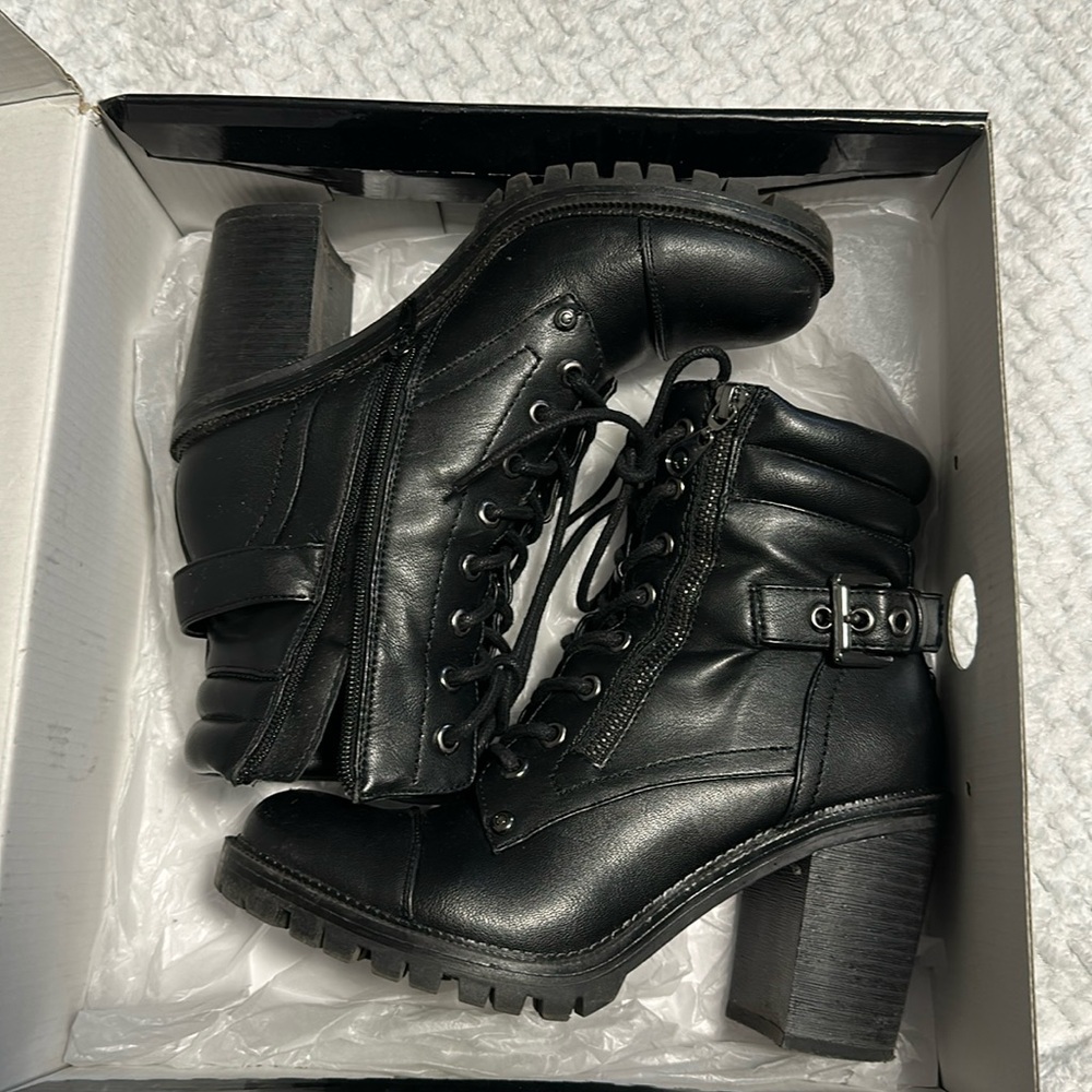 GBG Guess, block heel, Jaydyn Boot, Size 6.5